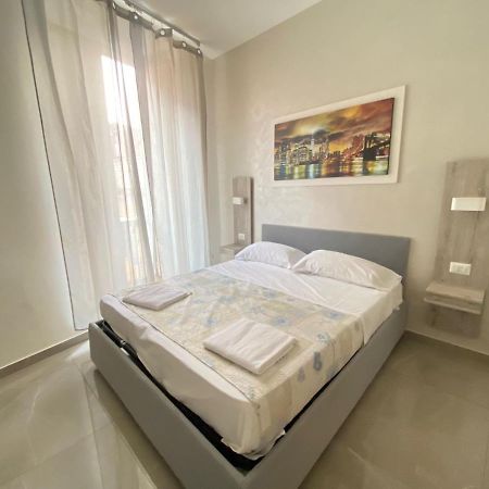נאפולי Hotel La Pace מראה חיצוני תמונה