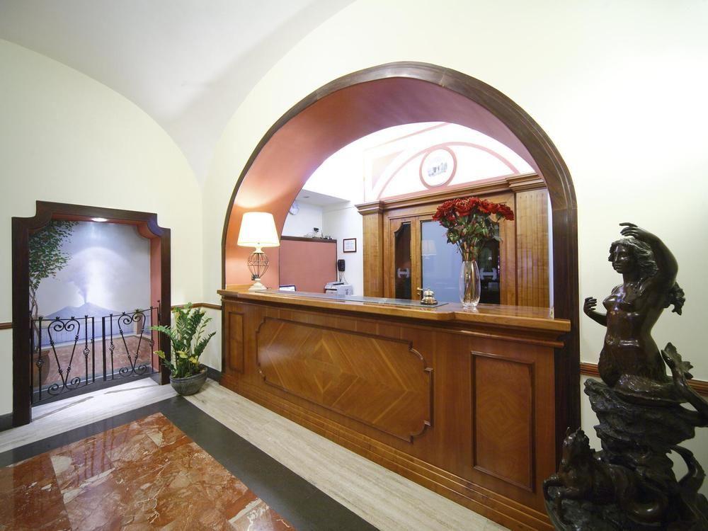 נאפולי Hotel La Pace מראה חיצוני תמונה
