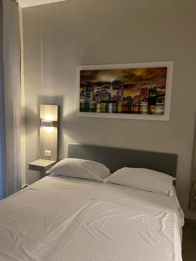 נאפולי Hotel La Pace מראה חיצוני תמונה