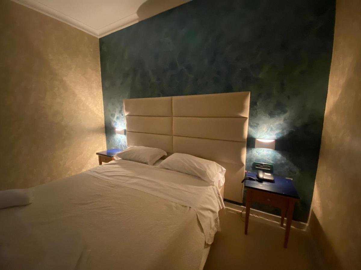נאפולי Hotel La Pace מראה חיצוני תמונה