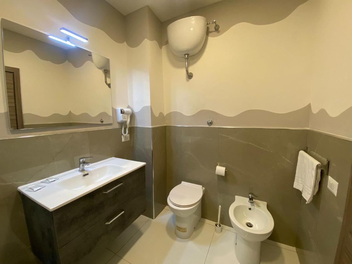 נאפולי Hotel La Pace מראה חיצוני תמונה