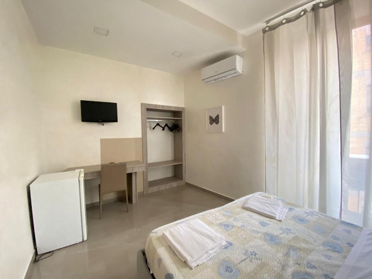 נאפולי Hotel La Pace מראה חיצוני תמונה