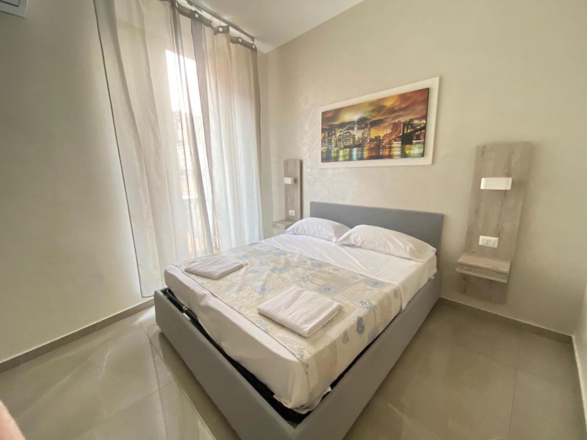נאפולי Hotel La Pace מראה חיצוני תמונה