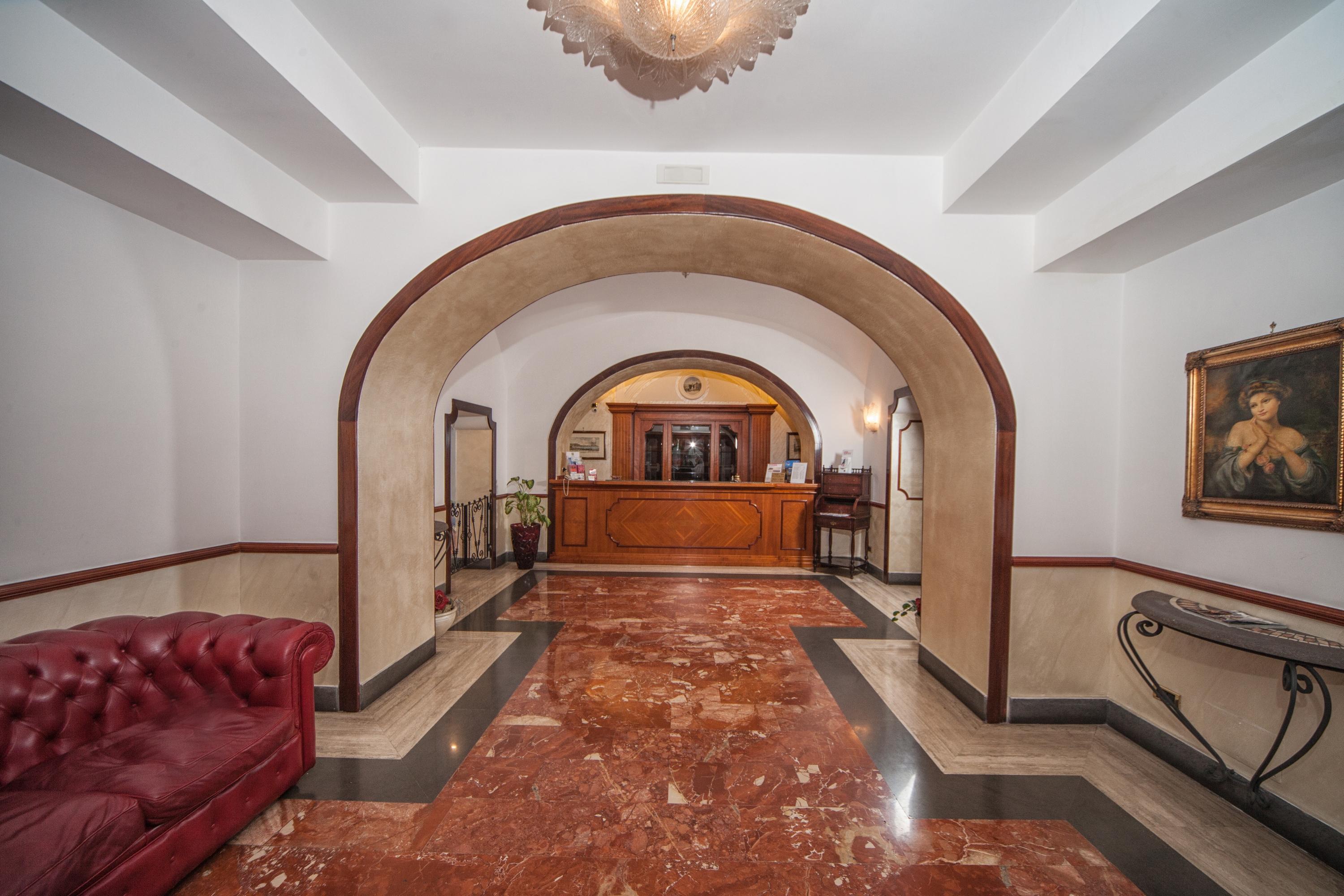 נאפולי Hotel La Pace מראה חיצוני תמונה