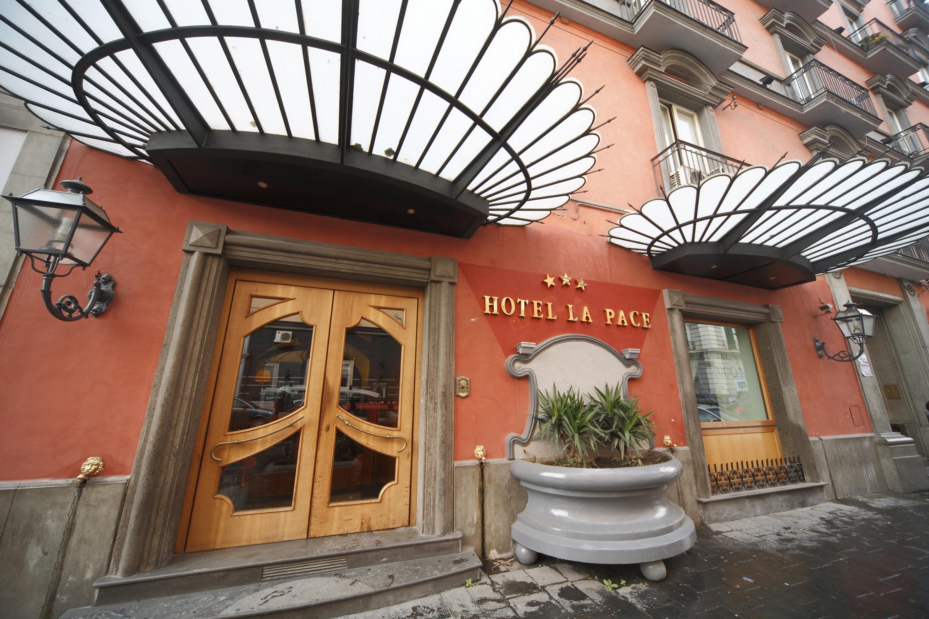 נאפולי Hotel La Pace מראה חיצוני תמונה