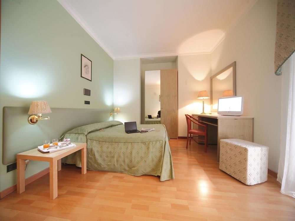 נאפולי Hotel La Pace חדר תמונה
