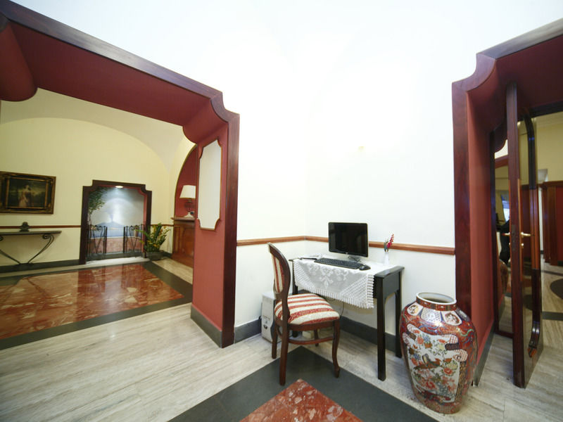 נאפולי Hotel La Pace מראה חיצוני תמונה