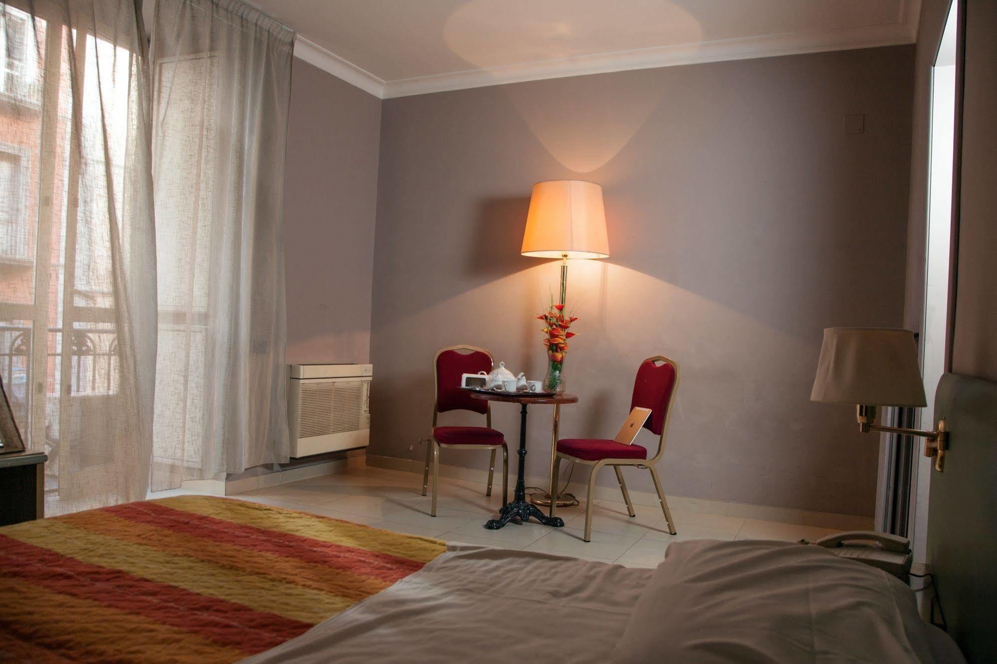 נאפולי Hotel La Pace מראה חיצוני תמונה